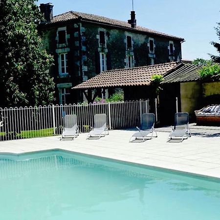 Bed and Breakfast A L'Ombre Du Marronnier La Peruse Exterior foto