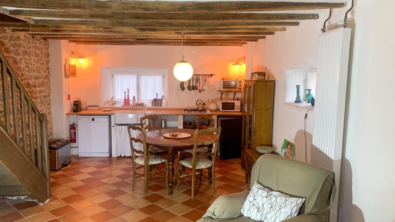 Bed and Breakfast A L'Ombre Du Marronnier La Peruse Exterior foto