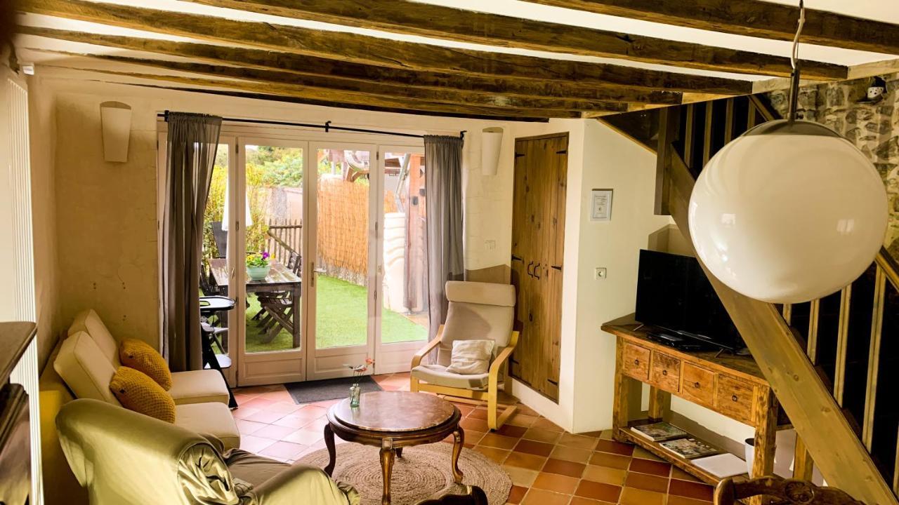 Bed and Breakfast A L'Ombre Du Marronnier La Peruse Exterior foto