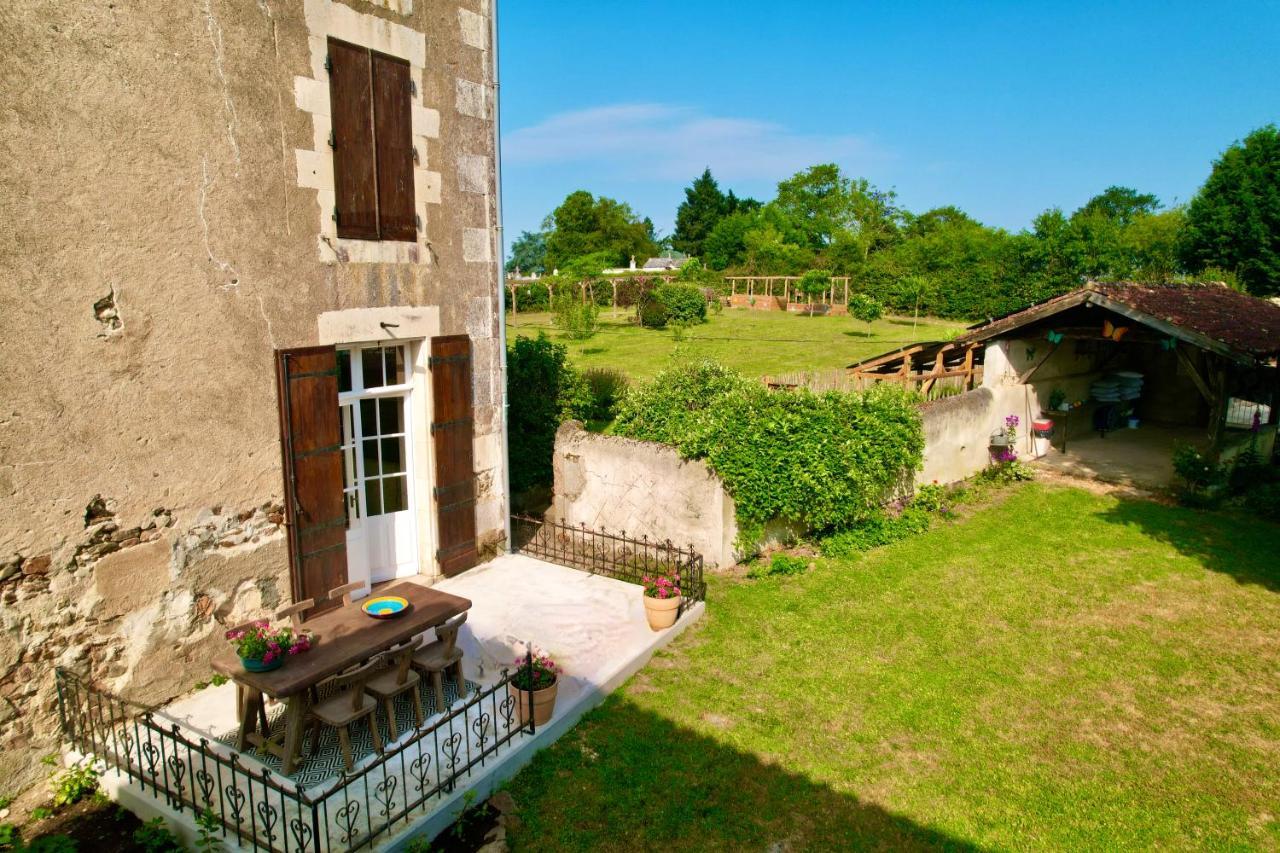 Bed and Breakfast A L'Ombre Du Marronnier La Peruse Exterior foto