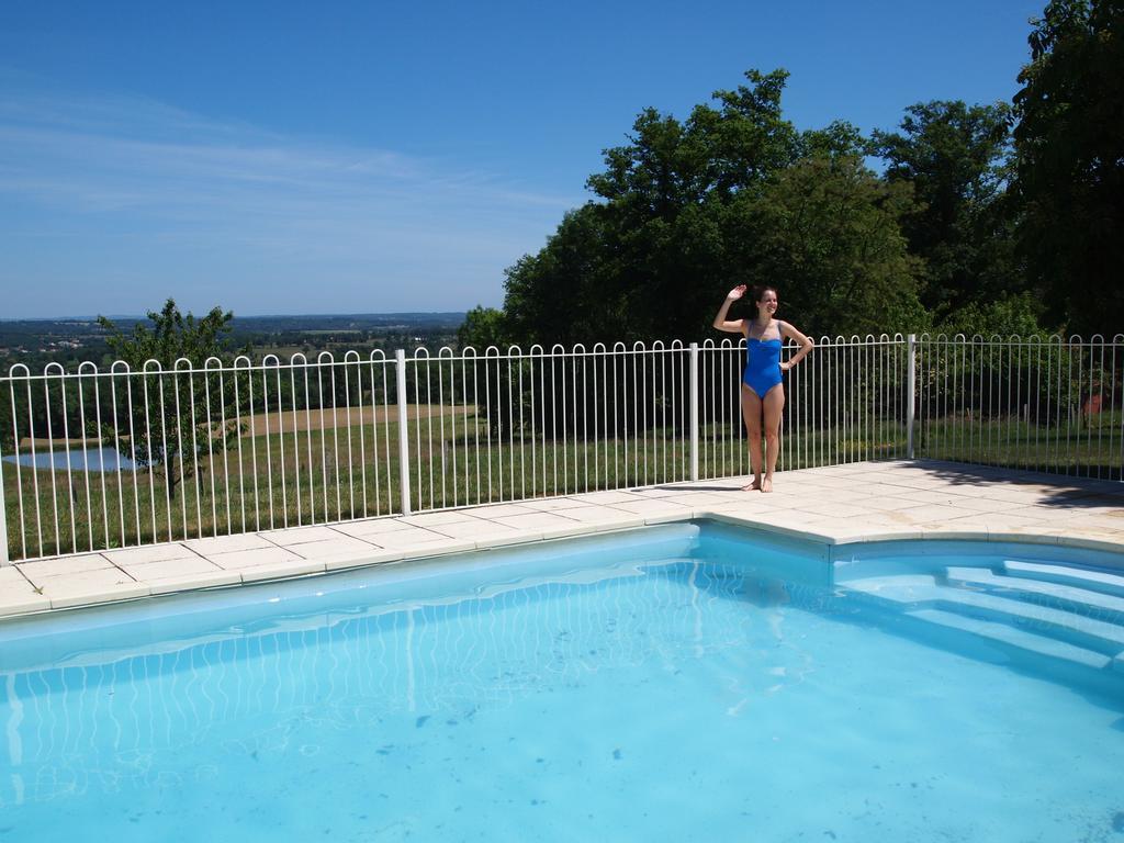 Bed and Breakfast A L'Ombre Du Marronnier La Peruse Exterior foto